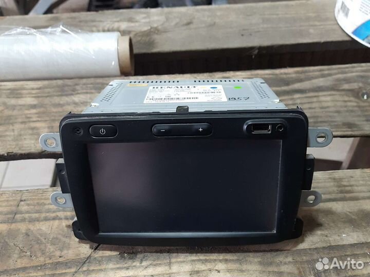 Штатная магнитола Logan sandero 2