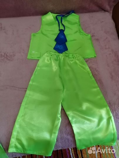 Карнавальные костюмы (попугай и др.)