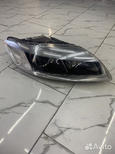 Фара на audi Q7