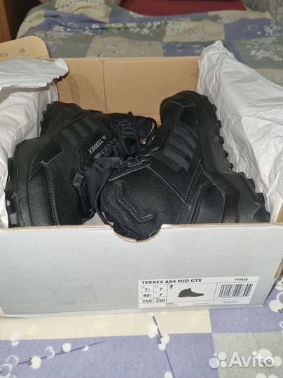 Зимние кроссовки Adidas terrex Ax4 Mid Gtx