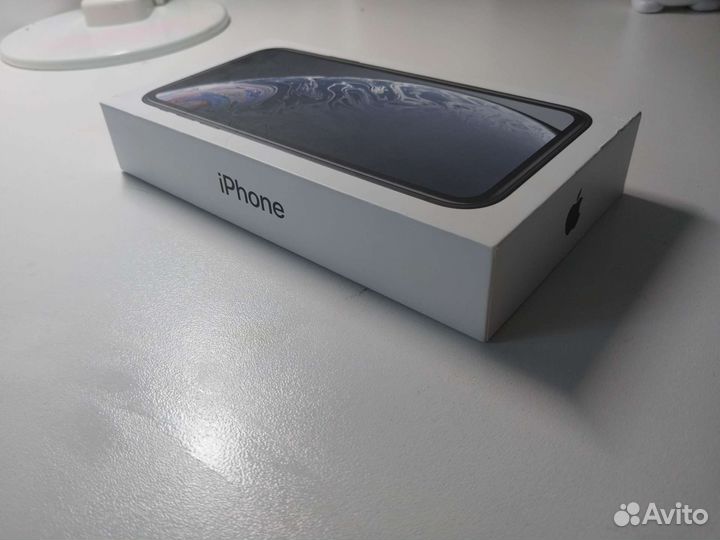 Коробка от iPhone XR