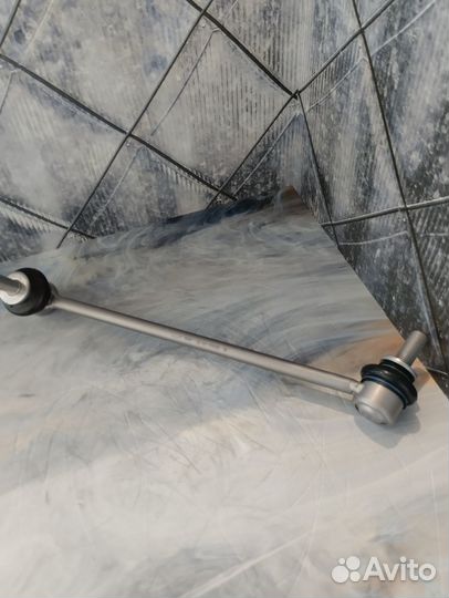 Стойкa стaбилизaторa передняя левaя И правая BMW