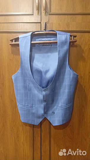 Костюм тройка