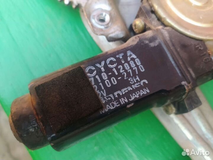 Стеклоподъемник задний правый Тойота спринтер AE95