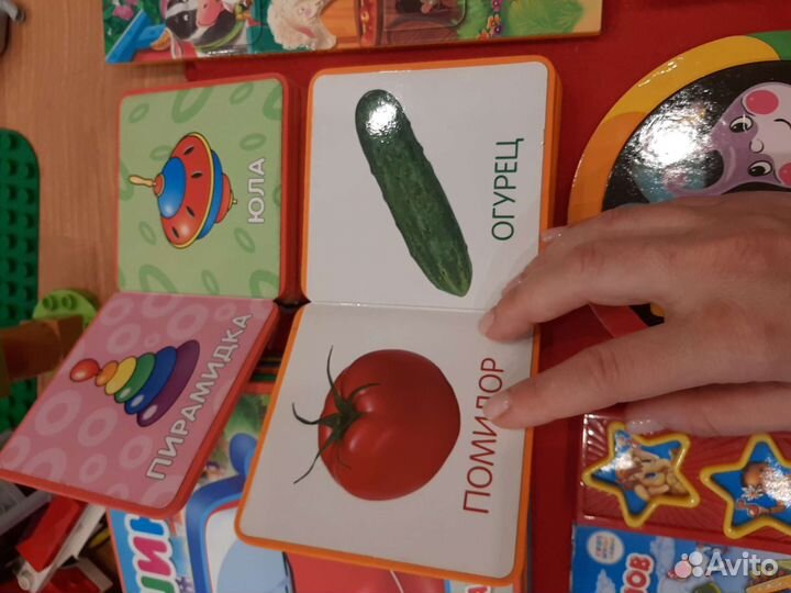 Книги детские муз, с окошками, пазлами