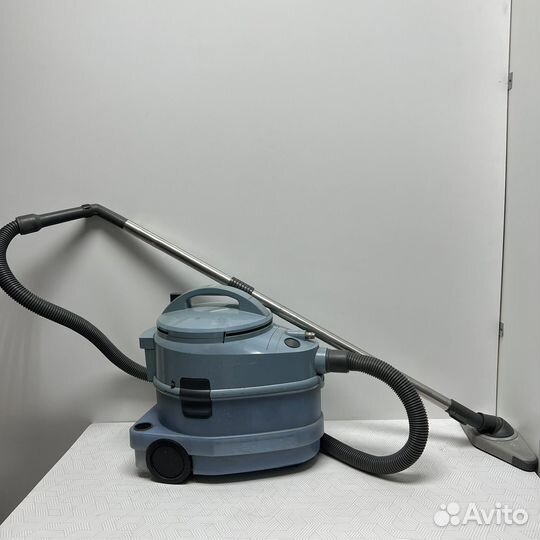 Пылесос Philips Triathlon 2000