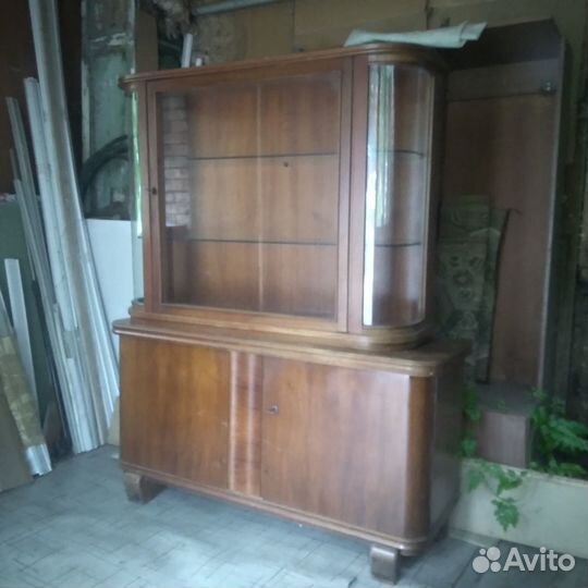 Продаю винтажный сервант