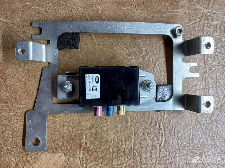 Усилитель антенны (Land Rover Range Rover Evoque)