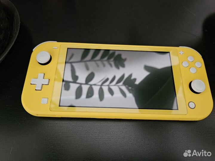 Nintendo switch lite (прошитая)