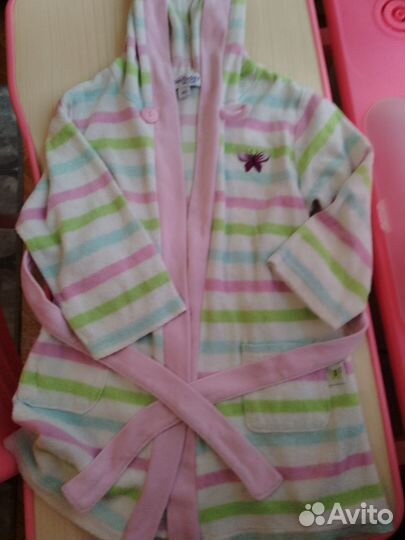 Халат для девочки р.92-98.удобно в бассейн+купал