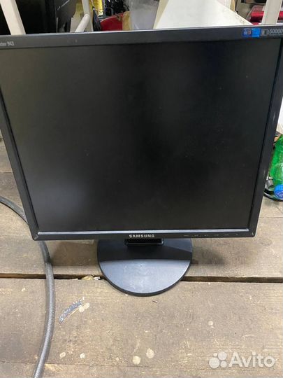 Мониторы квадратные 19, 17 дюймов