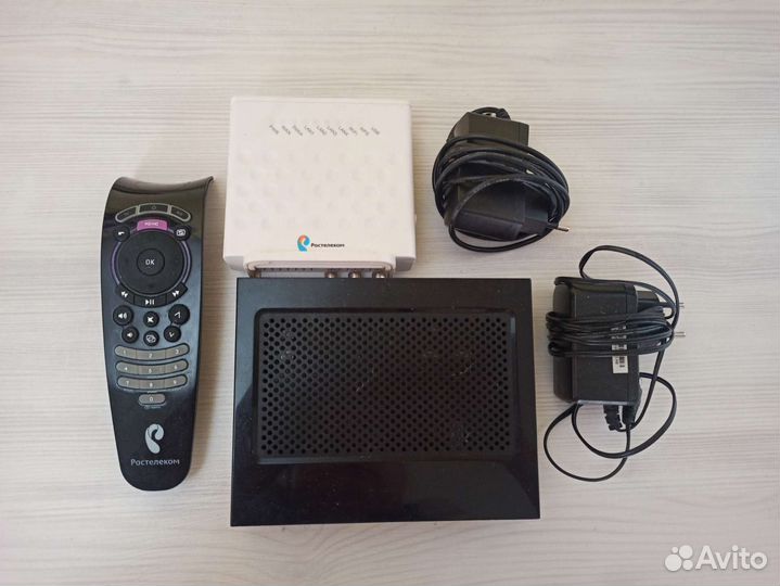 Роутер и приставка для телевизора Ростелеком