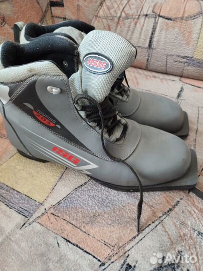 Лыжные ботинки