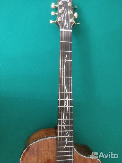 Акустическая гитара