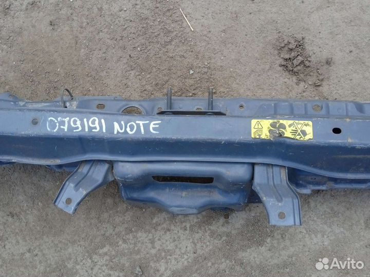 Nissan Note панель передняя