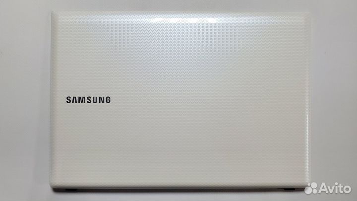 Крышка экрана Samsung R430 белая с дефектом