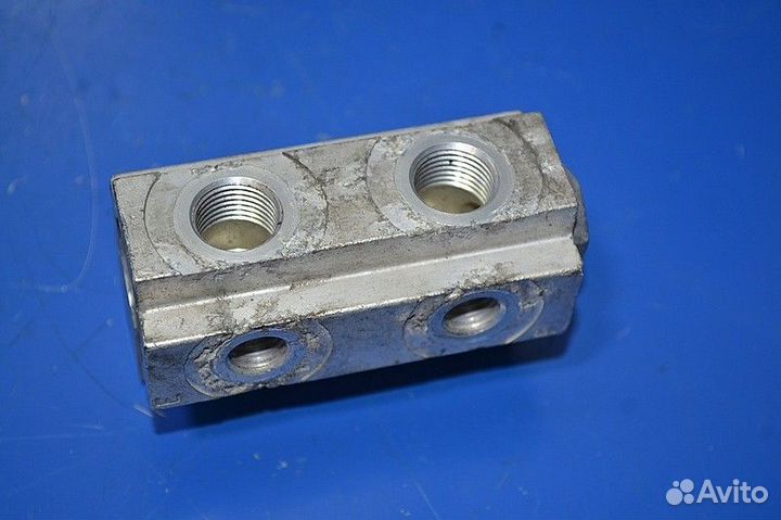 Регулятор давления воздуха volvo FH (01.05)