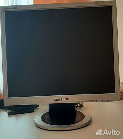 Монитор samsung