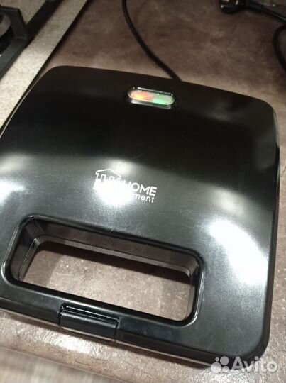 Электрическая вафельница