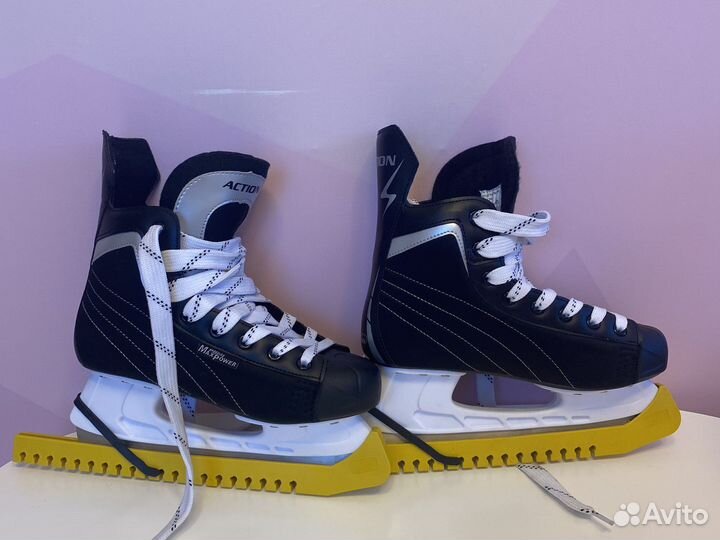 Коньки хоккейные