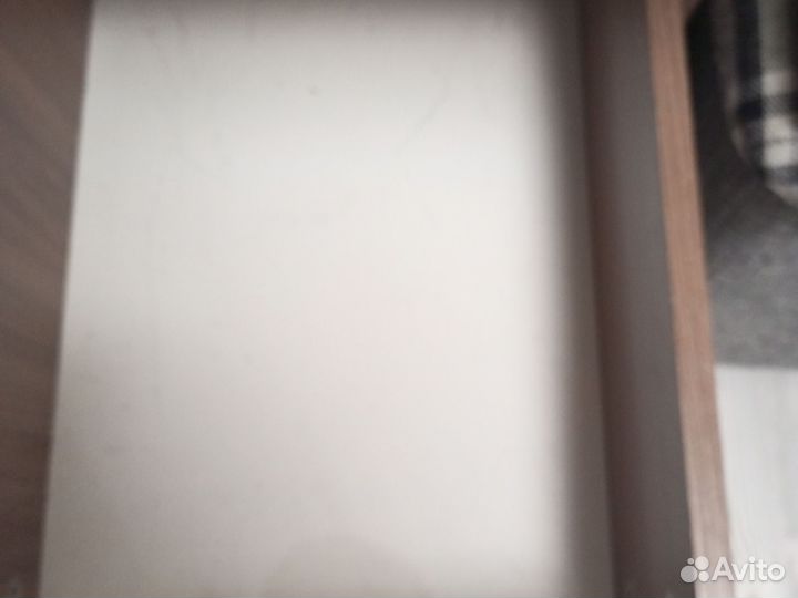 Стол письменный подходит для работы за компьютером