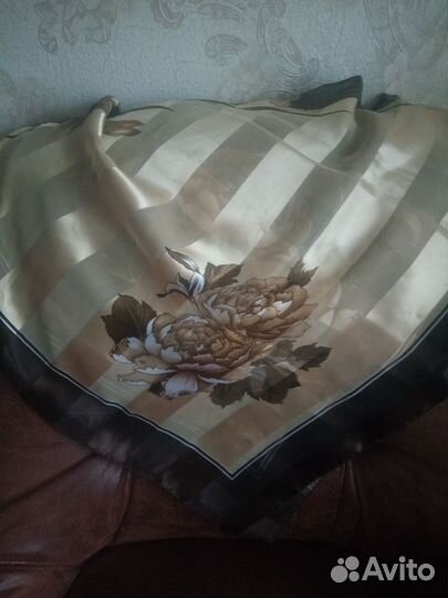 Женские шарфы и платки