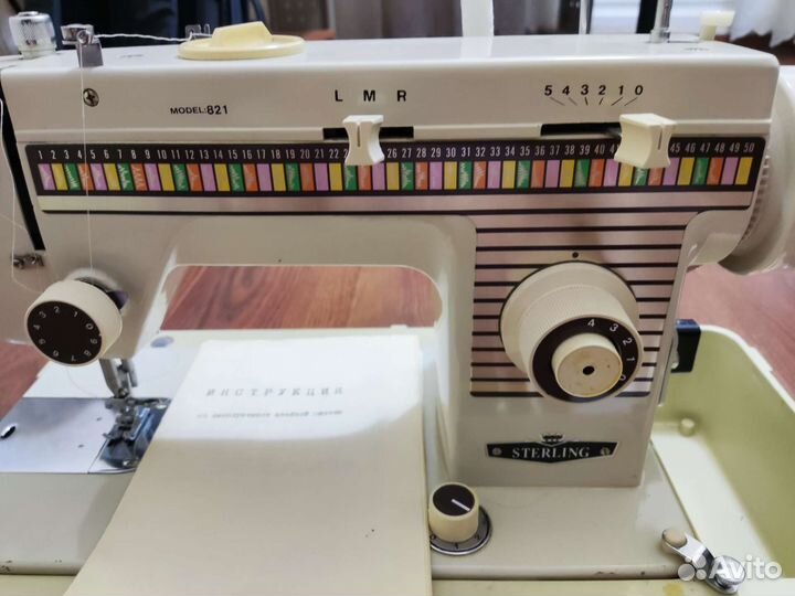 Швейная машинка Sterling 821