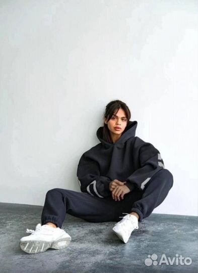 Спортивный костюм женский