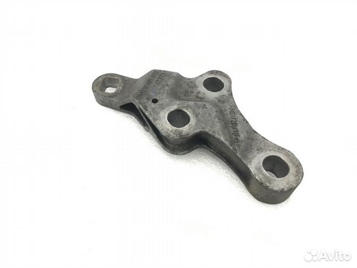 Кронштейн опоры двигателя Audi A8 D3 BVJ 2008