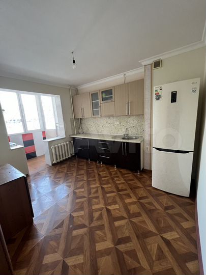 3-к. квартира, 85 м², 4/10 эт.