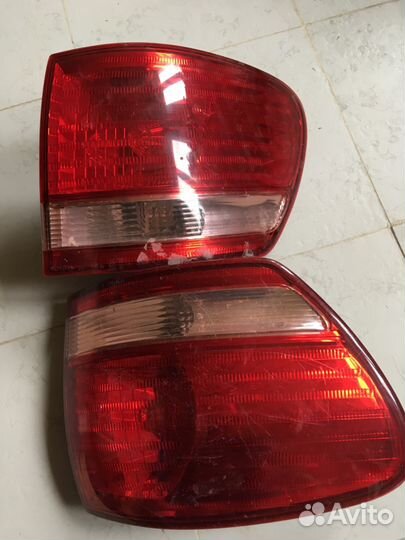 Задние фонари Toyota avensis verso