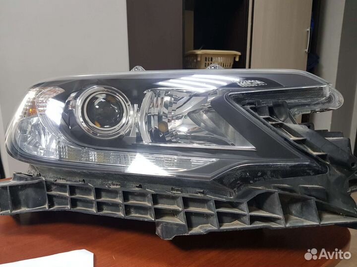 Фара правая Honda CR-V 2012-2015