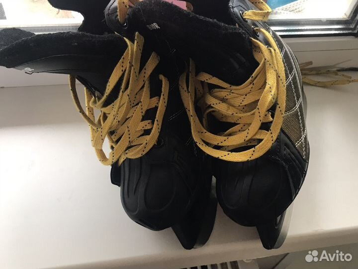 Коньки хоккейные 33 р