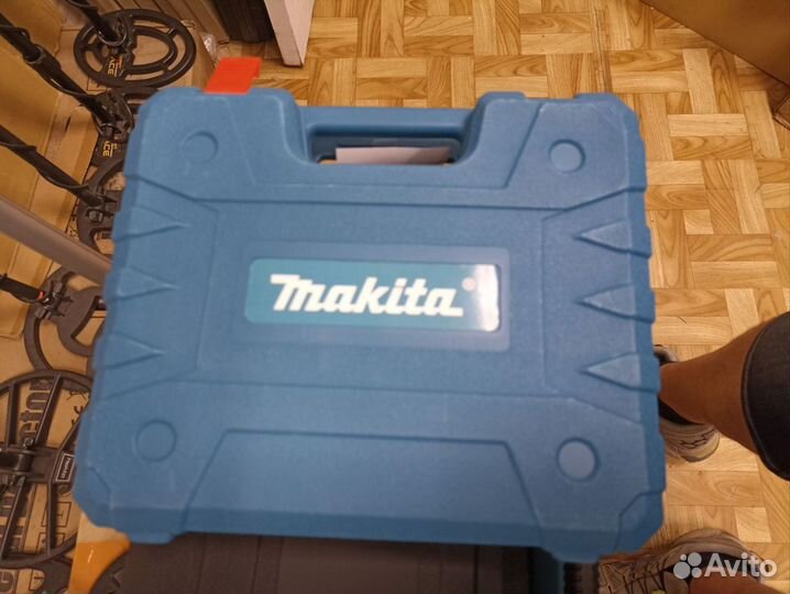 Шуруповерт makita новый 18v