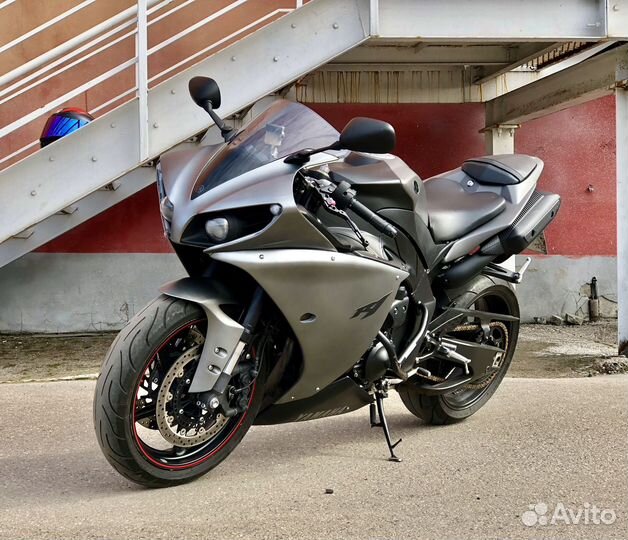 Продам Yamaha YZF-R1 12 года