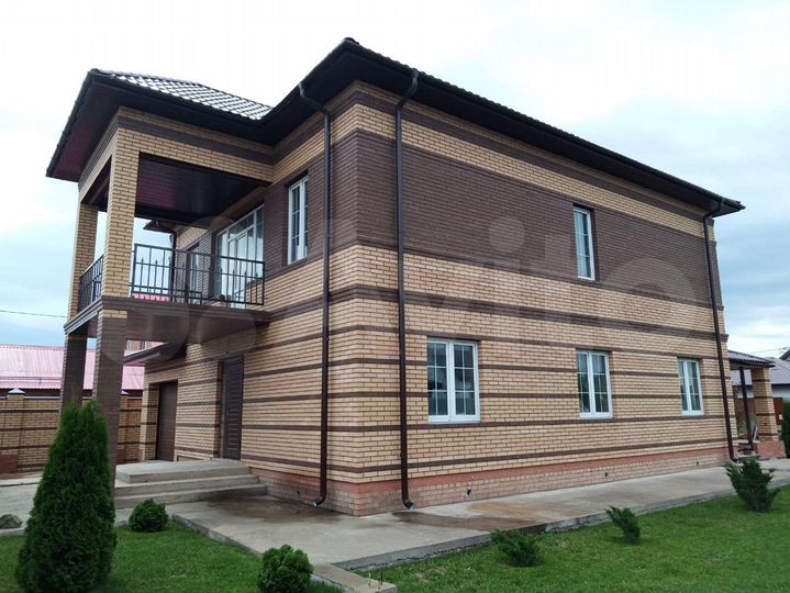 Дом 200 м² на участке 8 сот.