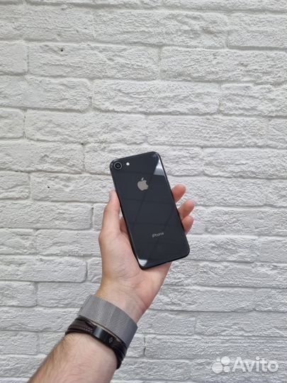 iPhone 8, 64 ГБ