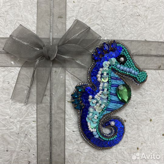 Брошь «Конёк»