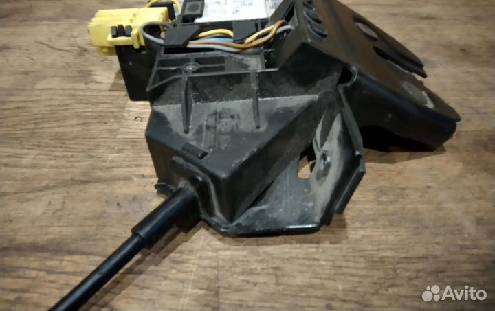Замок багажника 999066650 Opel Vectra C 2002 - 2005 года