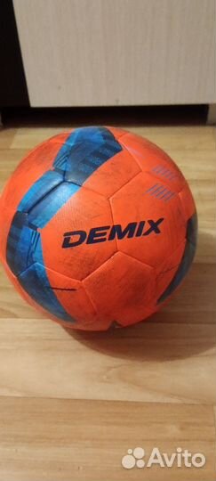 Футбольный мяч demix