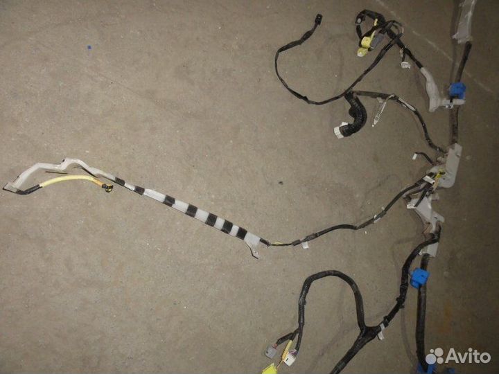 Проводка (коса) пола правая Toyota Land Cruiser