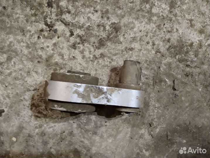 Подушка / опора кпп Ford Fusion