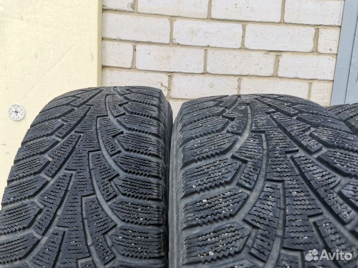 Nokian Tyres Hakkapeliitta RSi 235/60 R16 104R