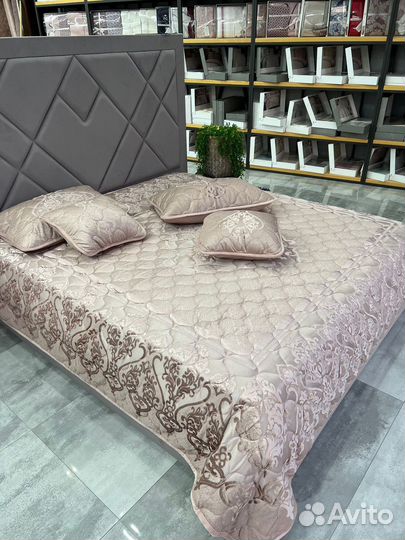 Покрывало с наволочками