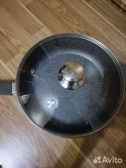 Сковорода 28 см новая