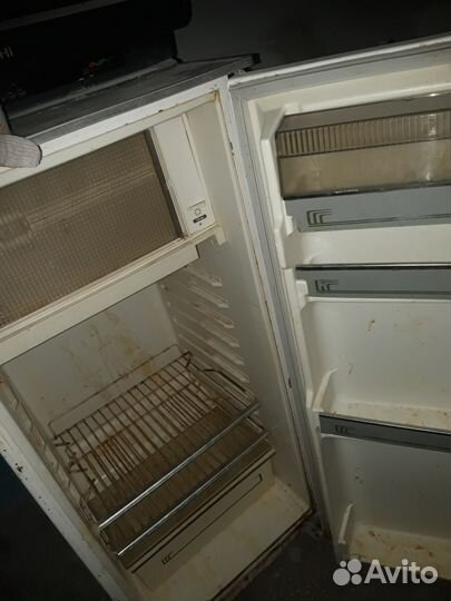 Холодильник бу маленький телевизор на дачу