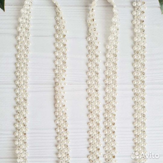 Полубусины на нитях