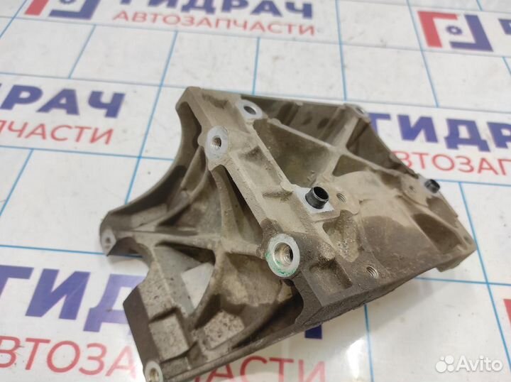 Кронштейн кондиционера Ford Focus 3 1715451