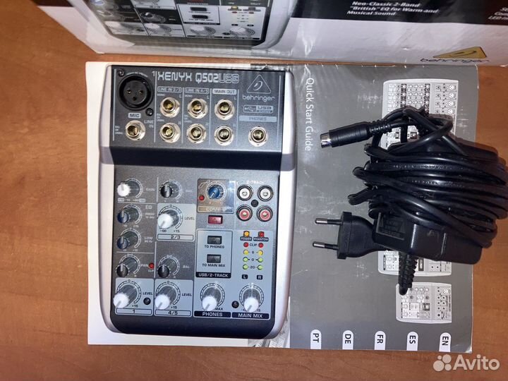 Микшерный пульт Behringer Q502USB