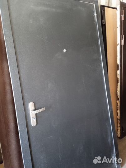 Дверь входная металлическая